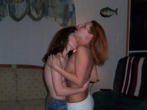 Amateur Lesbian s2637-r7kw4uxnl1.jpg