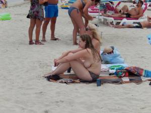 Hot-Beach-Girls-Mallorca-2013-x37-u7l5blmlnd.jpg