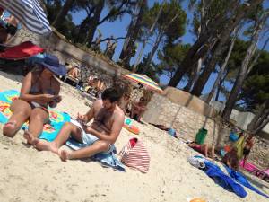Hot-Beach-Girls-Mallorca-2013-x37-f7l5bmmze6.jpg