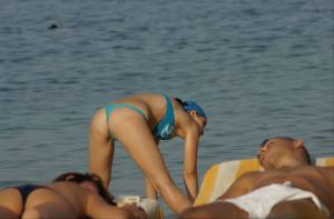 Sexy-Teen-Beach-Gymnastics-Candid-Voyeur-Spy-f7l5u2p2sv.jpg
