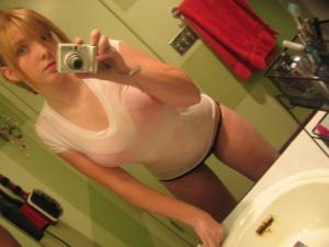 Adorable 19 year old red head mirror poses and masturbates [x245]-f7l9hbezb7.jpg