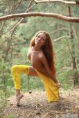 Kesy - Yellow clothes - AvErotica-l7m1bc4712.jpg