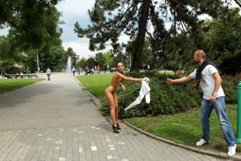 GinaD - Nude in Public (4896px)-07m1wvgvhm.jpg