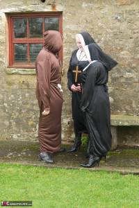 Nuns-blowjobs-in-the-monastery-77m29ib1tw.jpg