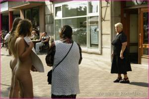 Nude-Amateur-Teens-In-The-News-Protest-37m29bl6om.jpg