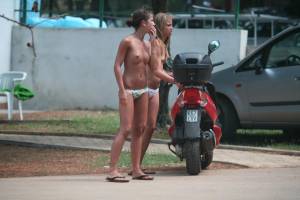 Amateur voyeur hotties on a scooter [x26]-t7m2o0n4dp.jpg