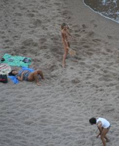 Beach Candid Voyeur Spy of Teens on Nude Beach [x91]-77m2tbwf3m.jpg
