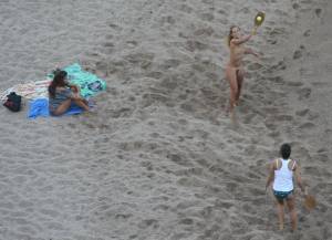 Beach Candid Voyeur Spy of Teens on Nude Beach [x91]-d7m2tcfkac.jpg