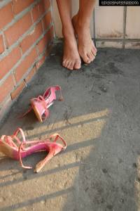 Under-feet - mistrss Anna Gold - slave clean dirty feet soles-07m2v61cyq.jpg