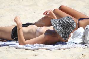 Montana Cox - Beautiful Topless Boobs on the Beach in Sydney (NSFW)c7m39hcqfo.jpg