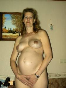 Amateur Pregnant Hairy Mom Stolen Pics [x64]-57m3n9hr1z.jpg