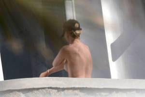 Perrie Edwards â€“ Topless Candids in Mykonos (NSFW)-x7m3sx5eeu.jpg