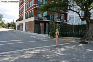 Katie Nude In Public 2-47m4abkc0s.jpg