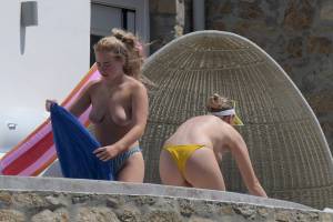 Perrie Edwards â€“ Topless Candids in Mykonos (NSFW)-b7m3sxsplc.jpg