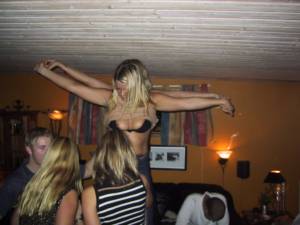 Norwegian Drunk Dancing - Amateur37m4bp2u1c.jpg