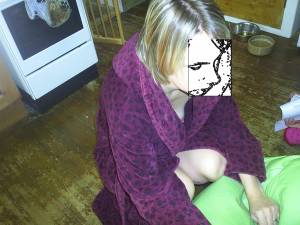 Amateur Mother of A Friend - Housewife stolen phone and panties [x64]-c7m4c5gth6.jpg