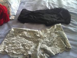 Amateur Mother of A Friend - Housewife stolen phone and panties [x64]m7m4c3onvo.jpg