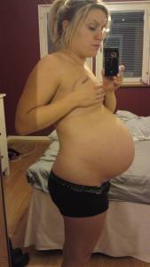 Awesome Pregnant Amateur Larisa-s7m4nfv6ha.jpg