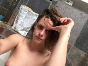 Kristen Stewart - Sexy Body in a Private Leaked Naked Pictures (NSFW)-17m5f81u1i.jpg