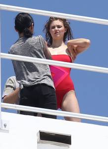 Lindsey Wixson Topless On The Set Of A Photoshoot in Miami-j7m5kjuwdo.jpg