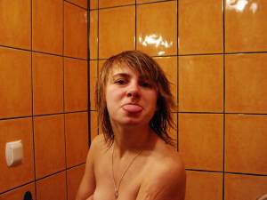 Polish amateur teen Grazynka posing [x101]-y7m5kitbcg.jpg
