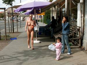 Anikah Nude In Public-37m5olwxxt.jpg