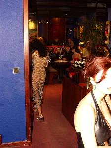 Aneta and Vanessa Set.1_In.an.elegant.restaurant.bar.naked-d7m5pbrudb.jpg