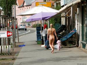 Anikah Nude In Public-l7m5olnv07.jpg