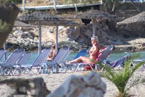 Greek-Beach-Voyeur-Naxos-Candid-Spy-2-l7m5t7pcgh.jpg