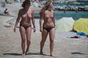 Two teen girls enjoying the beach - Voyeur Spying-g7m5wdlpmx.jpg