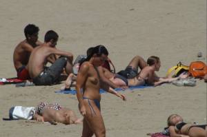 Barcelona 2 - Candid Beach Voyeur Spying-a7m5wf3ft1.jpg