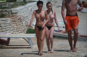 Spying topless girlfriends beach voyeur-t7m5vmm02c.jpg