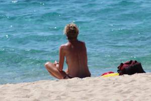 Greek-Beach-Voyeur-Naxos-Candid-Spy-2-e7m5t8ueco.jpg