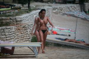 Spying topless girlfriends beach voyeur-q7m5vm7g4c.jpg