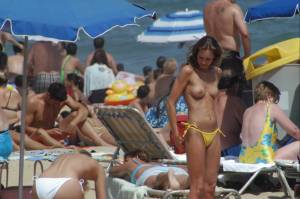 Barcelona 2 - Candid Beach Voyeur Spying-67m5wht4tf.jpg