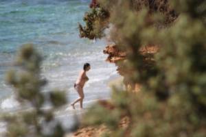 Greek-Beach-Voyeur-Naxos-Candid-Spy-2-e7m5t8tmpi.jpg