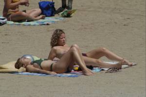 Barcelona 2 - Candid Beach Voyeur Spying-v7m5wg2sc0.jpg