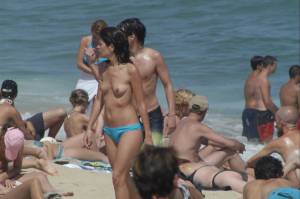 Barcelona 2 - Candid Beach Voyeur Spying-q7m5w1w0jd.jpg