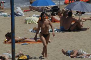 Barcelona 2 - Candid Beach Voyeur Spying-h7m5wexoia.jpg