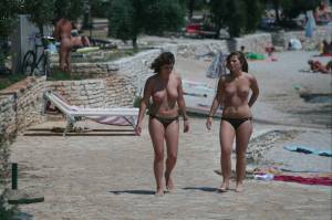 Two teen girls enjoying the beach - Voyeur Spying-v7m5wd3yq0.jpg