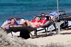Greek Beach Voyeur Naxos Candid Spy 3-37m5tkv5yk.jpg
