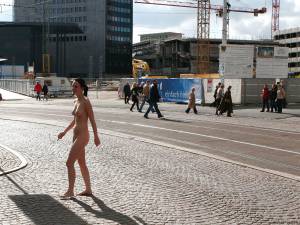 Anja E - Nude in public-l7m827hvmn.jpg