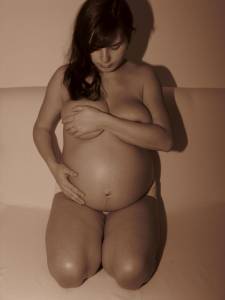 Pregnant Renata x91-q7m84hgxof.jpg