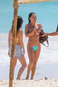 Arianny Celeste Topless On The Beach In Mexico-t7m8lku44t.jpg