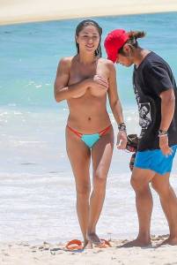 Arianny Celeste Topless On The Beach In Mexico-h7m8lkxi6w.jpg