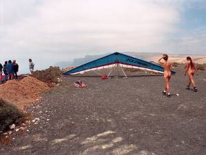 Jindra and Kristyna-Set.1_On.the.top.of.a.hill.on.the.Canary.Islands-47m8neqvlz.jpg