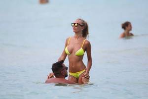 Laura Cremaschi Topless In The Sea In Miami-k7m8v4lpcy.jpg