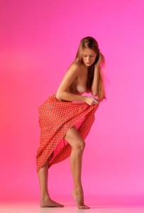 Young Girl Liana - Under a Summer Dress [x153]-37m9jvta2z.jpg