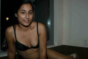Afghan amateur teen Shab nude [x36]-47m9k4lvvy.jpg