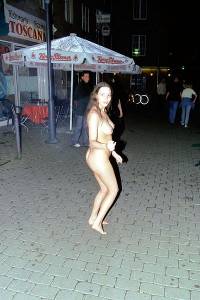 Jenni - Nude in publice7m9t22ql3.jpg